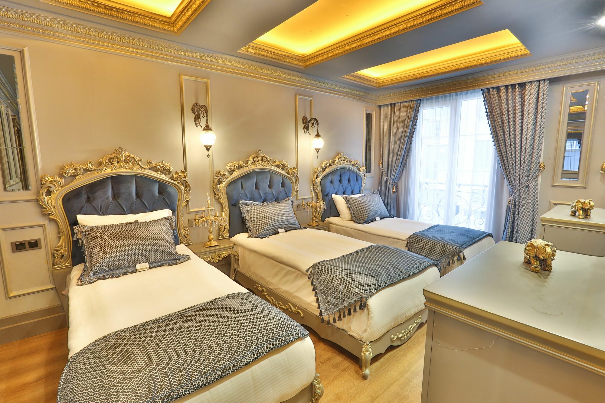 Real King Hotel 3*